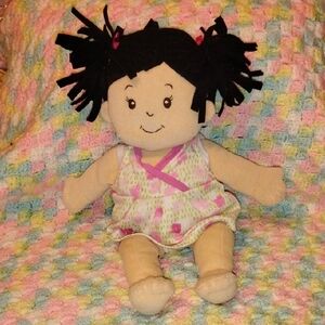 Manhat Tan 2014 Adorable Soft Girl Doll With Black Ponytail Hair